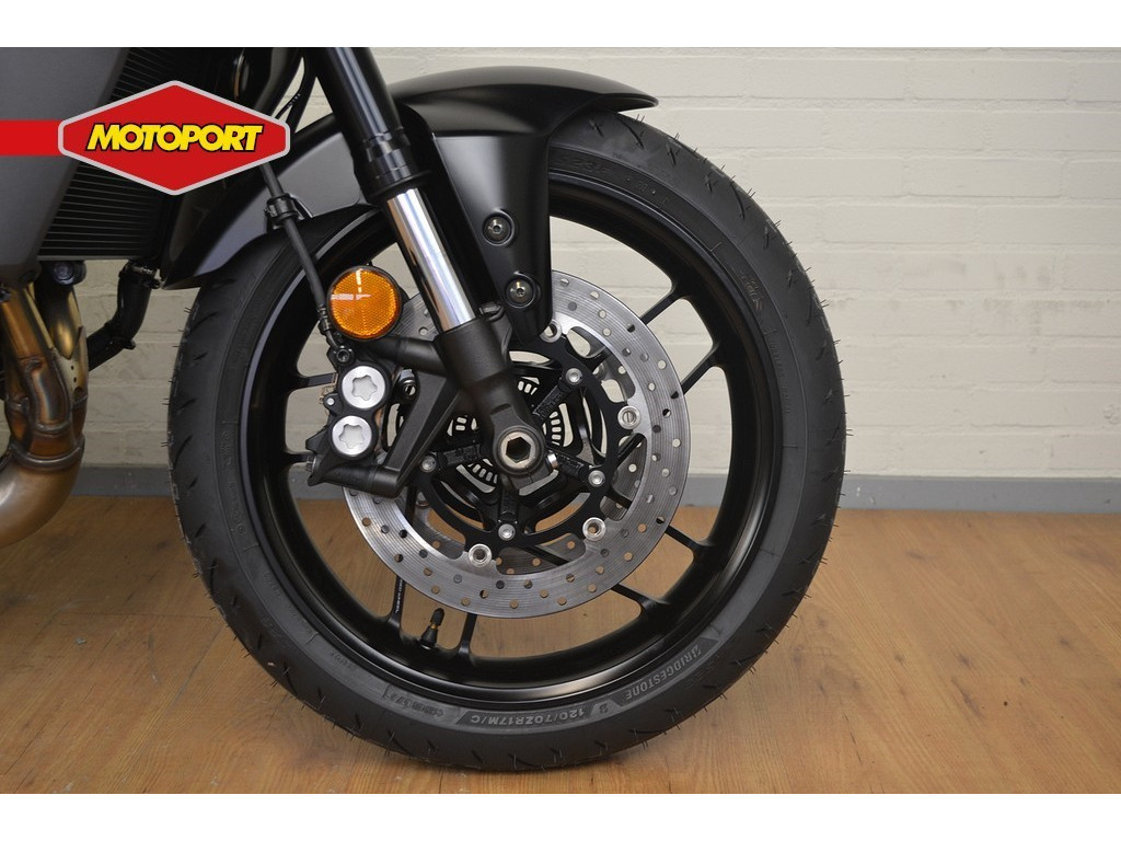Yamaha MT 09 6 Yamaha MT 09 - Afbeelding 6